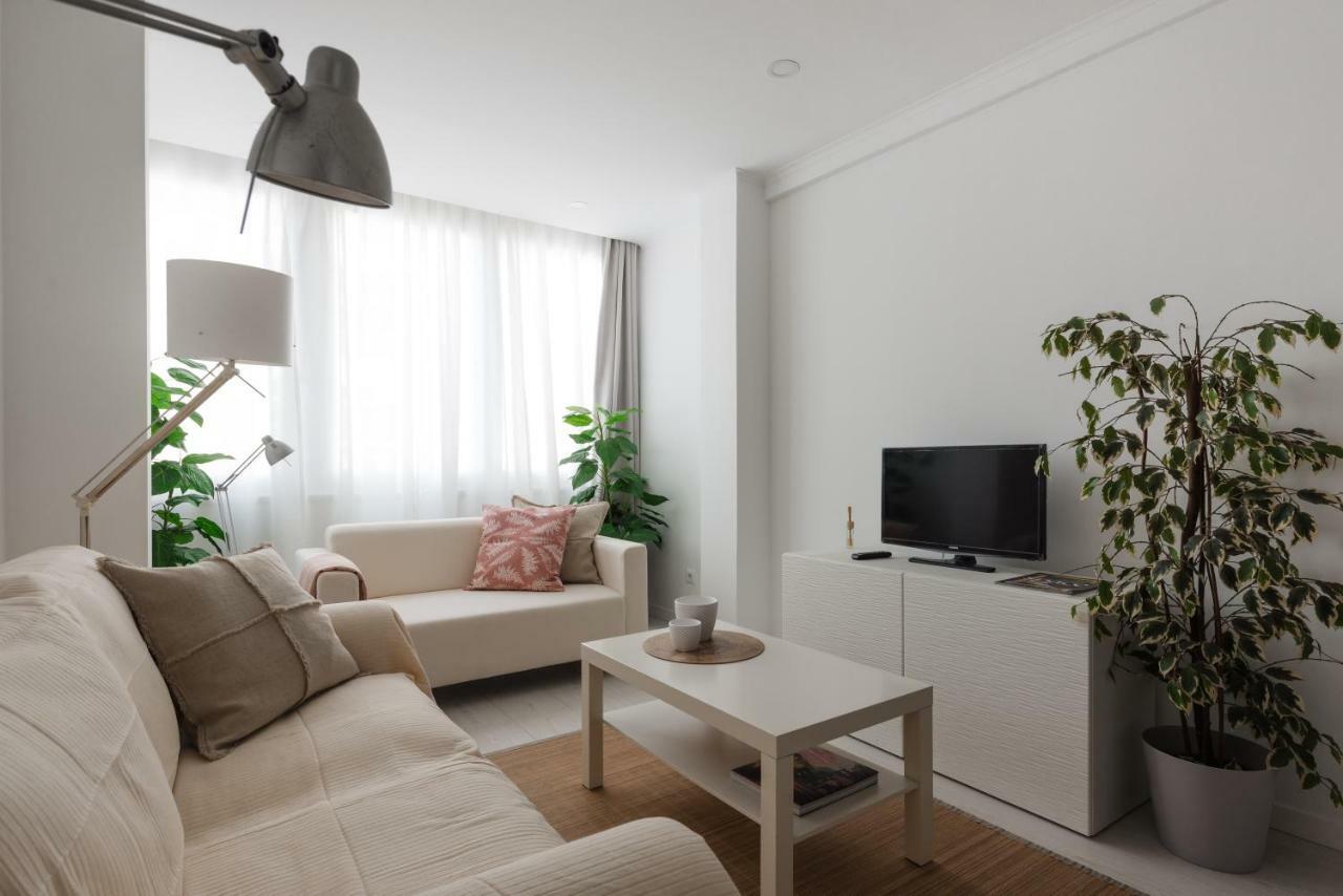 Light-Filled, Fully Renovated Apt Near Belem, By Timecooler Lisbon Exterior photo