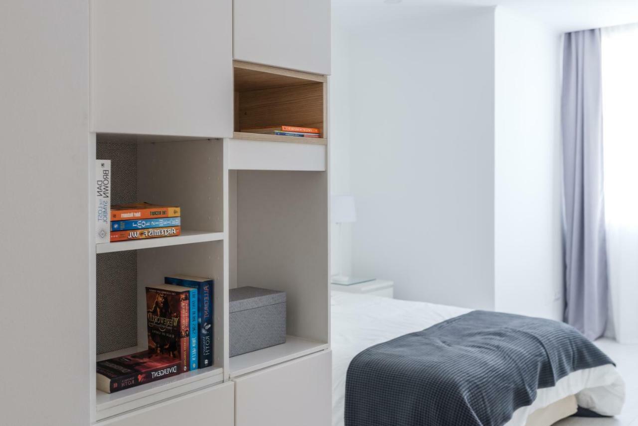 Light-Filled, Fully Renovated Apt Near Belem, By Timecooler Lisbon Exterior photo